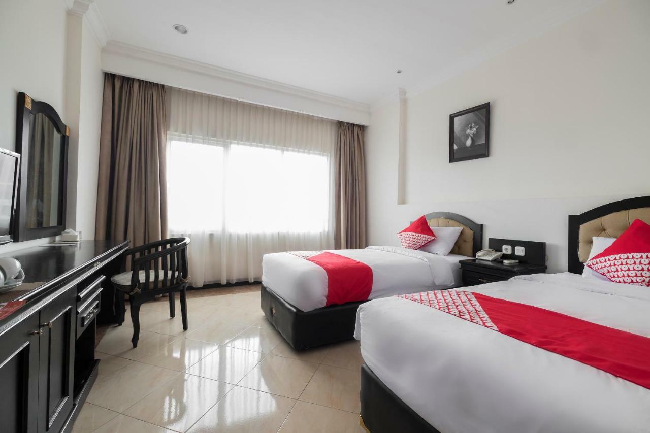 Hotel Sutomo Makassar Exterior photo